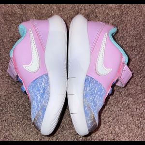 Toddler Girl Nike Shoes Size 5c